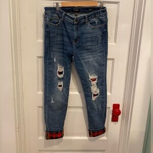 Judy Blue Cropped Flannel Plaid Cuff Distressed Medium Wash Jean 13/31
